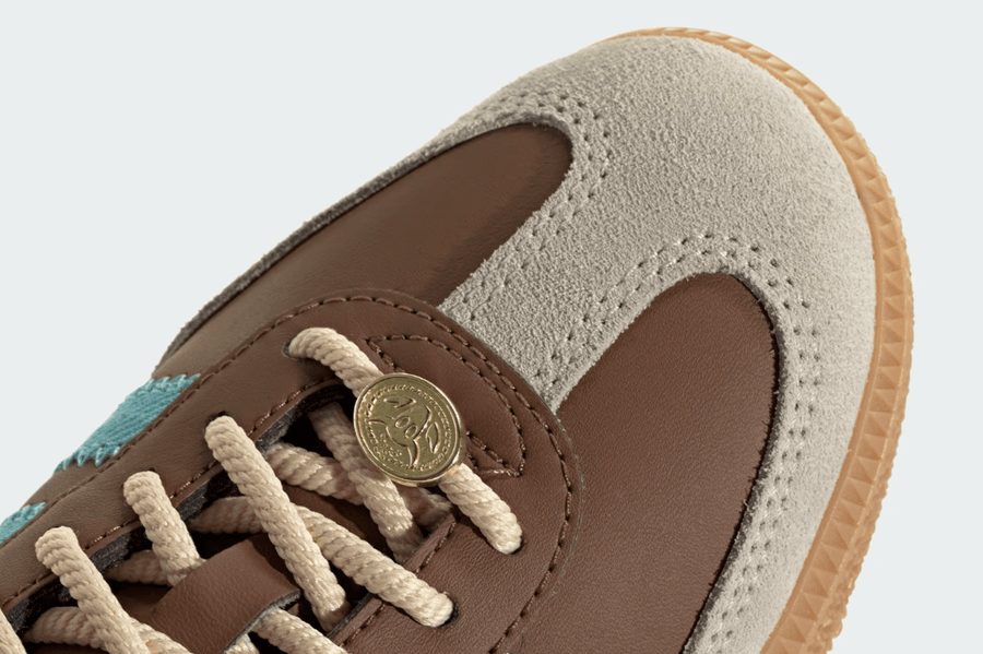 Vista na caixa do Adidas Adidas Samba OG x Disney Pixar Toy Story mostrando embalagem original da marca