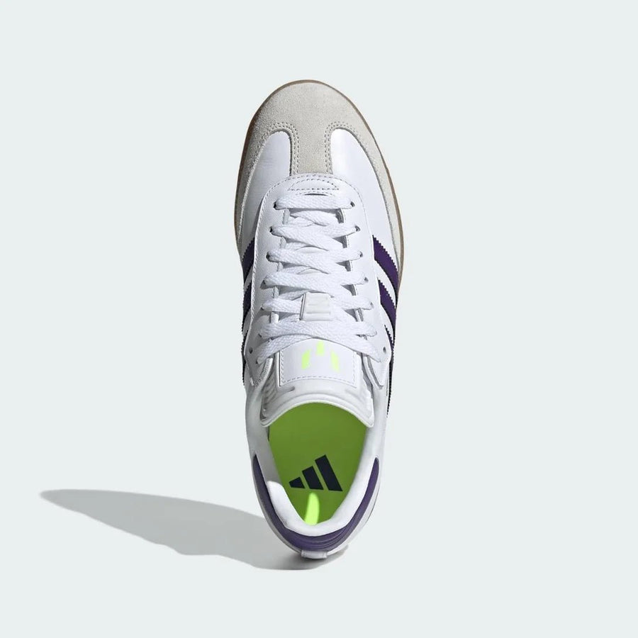 Vista frontal do Adidas adidas Samba Og x Lionel Messi Triunfo Estelar Pack mostrando biqueira e costuras