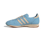 Vista lateral do Adidas Adidas SL 72 OG Clear Sky Sand Strata Cream White mostrando design do cabedal e logo da marca