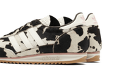 Vista traseira do Adidas adidas SL 72 Og Cow Print mostrando calcanheira e detalhes do solado