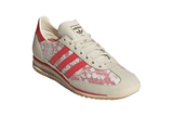 Vista traseira do Adidas Adidas SL 72 OG Liberty London Better Scarlet mostrando calcanheira e detalhes do solado