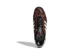 Vista em detalhe do Adidas Adidas SL 72 OG Snakeskin Preloved Brown mostrando textura do material e acabamento