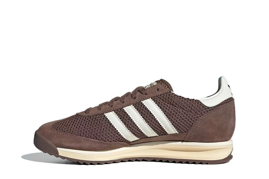 Vista lateral do Adidas Adidas SL 72 RS Earth Strata Warm Vanilla mostrando design do cabedal e logo da marca