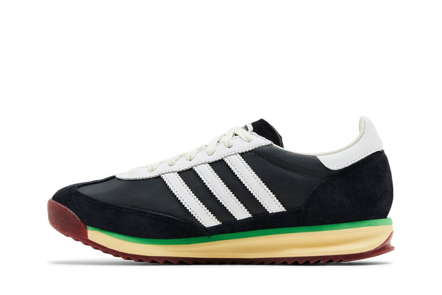 Vista lateral do Adidas adidas SL 72 RS x Bob Marley One Love mostrando design do cabedal e logo da marca