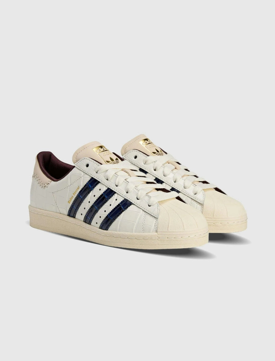 Vista frontal do Adidas Adidas Superstar x Wales Bonner Croc Wonder White mostrando biqueira e costuras