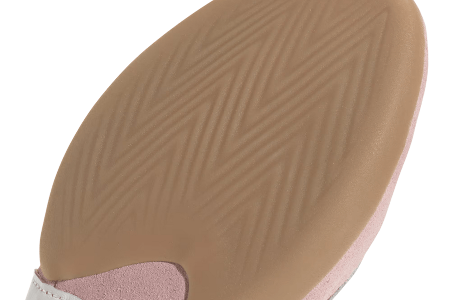 Vista em detalhe do Adidas Adidas Taekwondo Mei Ballet Clear Pink Gum mostrando textura do material e acabamento