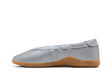Vista lateral do Adidas Adidas Taekwondo Mei Ballet Silver Metallic Prateado mostrando design do cabedal e logo da marca