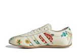 Vista superior do Adidas Adidas Tokyo Crew White Floral Embroidery mostrando abertura, lingueta e cadarços