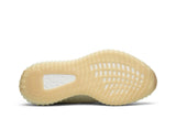 Vista traseira do Yeezy adidas Yeezy Boost 350 V2 Butter mostrando calcanheira e detalhes do solado