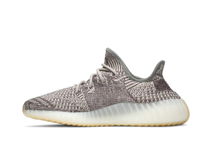 Vista lateral do Yeezy adidas Yeezy Boost 350 V2 Zyon mostrando design do cabedal e logo da marca