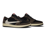 Vista frontal do Jordan Nike Air Jordan 1 Low Og Sp x Travis Scott Mocha mostrando biqueira e costuras