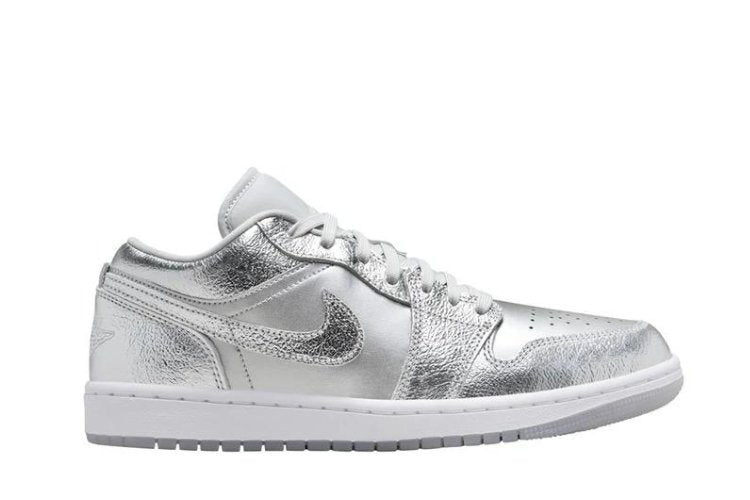 Jordan Nike Air Jordan 1 Low SE Silver Metallic tênis em cinza original na LK Sneakers