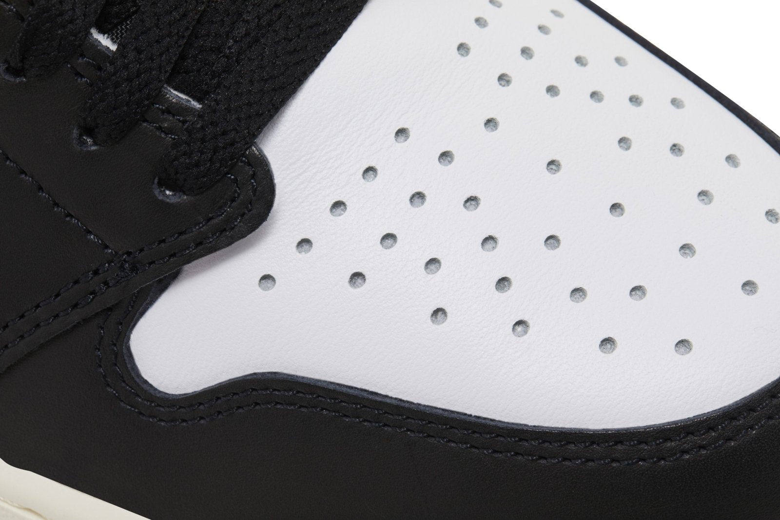 Tenis Air Jordan 1 Retro High OG Black Toe Reimagined Vermelho - Jordan - DZ5485 - 106