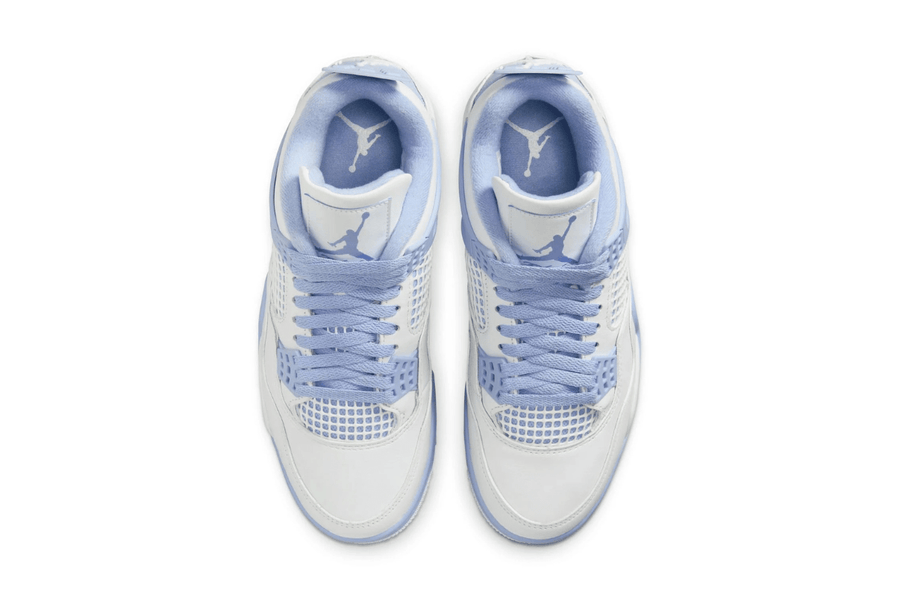 Vista na caixa do Jordan Nike Air Jordan 4 Retro Forget Me Not mostrando embalagem original da marca