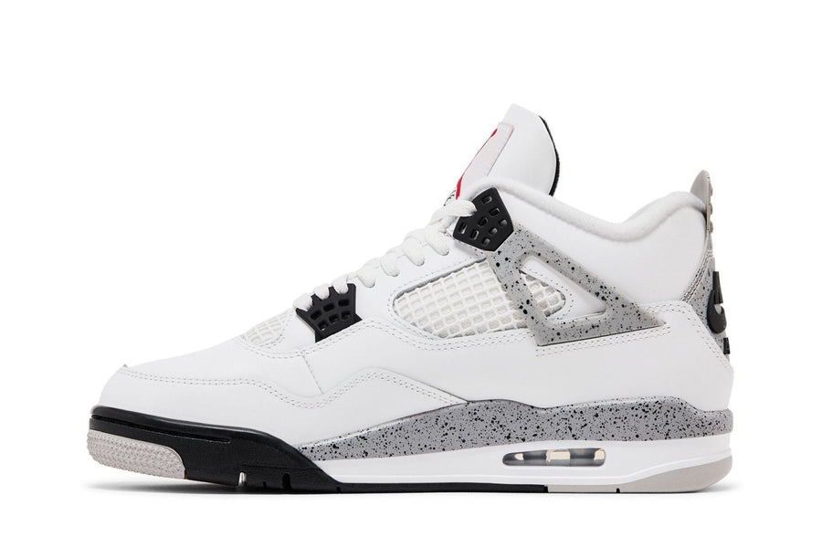 Vista lateral do Jordan Nike Air Jordan 4 Retro OG Nike White Cement Couro mostrando design do cabedal e logo da marca