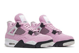 Vista frontal do Jordan Nike Air Jordan 4 Retro Orchid mostrando biqueira e costuras