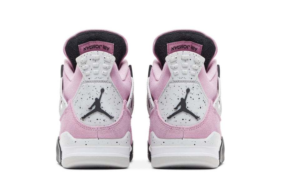 Vista superior do Jordan Nike Air Jordan 4 Retro Orchid mostrando abertura, lingueta e cadarços