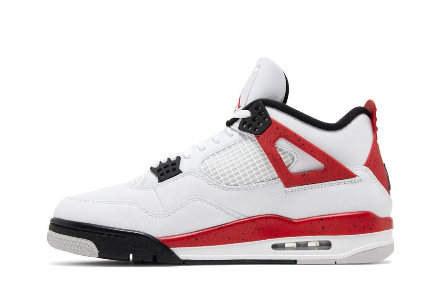 Vista lateral do Jordan Nike Air Jordan 4 Retro Red Cement mostrando design do cabedal e logo da marca
