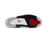 Vista traseira do Jordan Nike Air Jordan 4 Retro Red Cement mostrando calcanheira e detalhes do solado