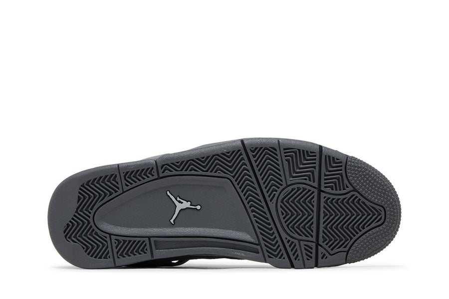 Vista traseira do Jordan Nike Air Jordan 4 Retro SE Paris We Cement mostrando calcanheira e detalhes do solado