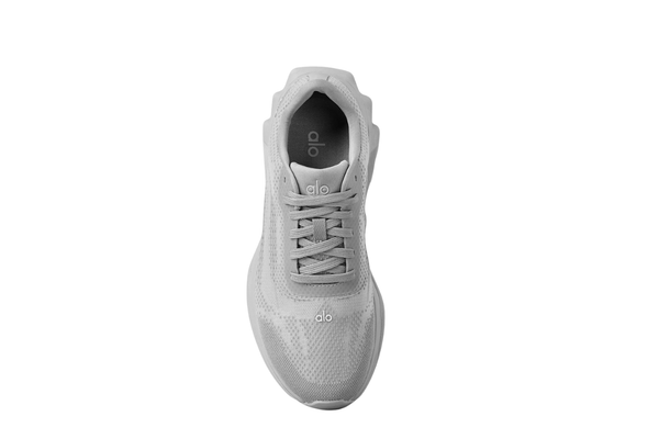 Tênis Alo Yoga ALO Runner Cinza por R$ 2.399,99 em até 10x | LK