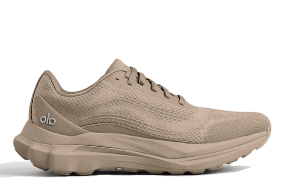 Alo Yoga Alo Yoga ALO Runner Gravel tênis em bege original na LK Sneakers