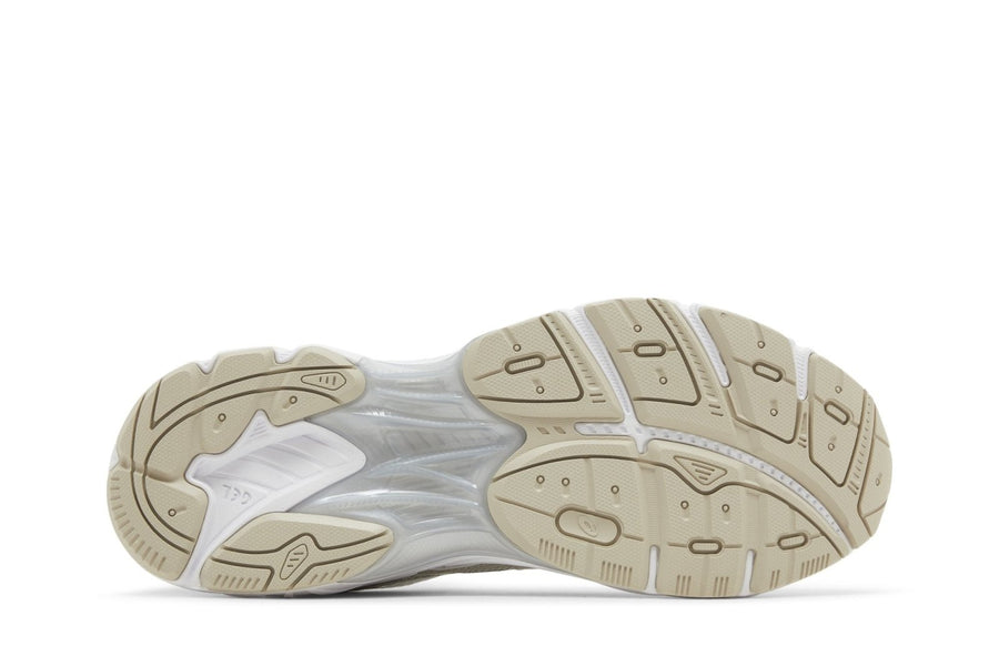 Vista traseira do Asics Asics GT-2160 White Putty mostrando calcanheira e detalhes do solado