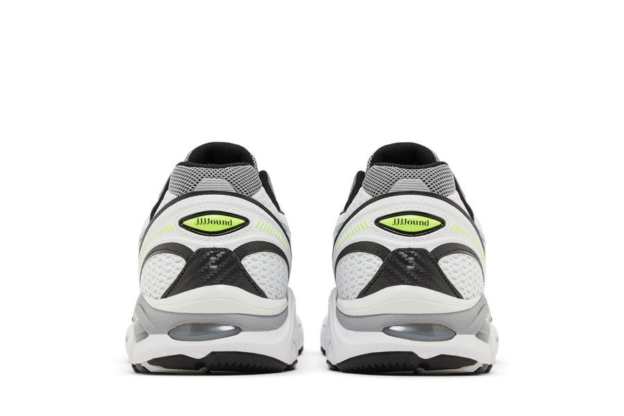 Vista superior do Asics Asics GT-2160 x JJJJound White mostrando abertura, lingueta e cadarços