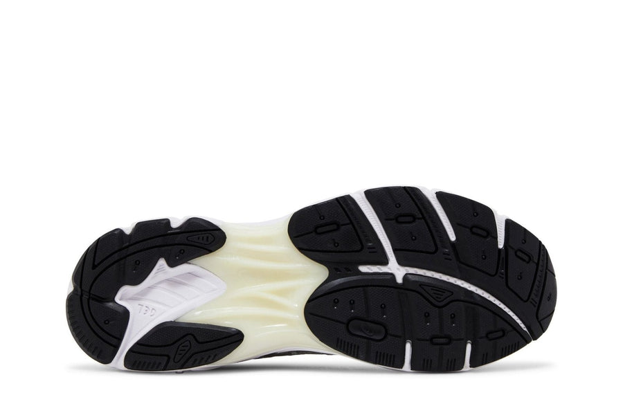 Vista traseira do Asics Asics GT-2160 x PaperGirl Beams White Silver mostrando calcanheira e detalhes do solado