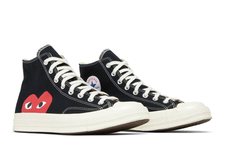 Vista frontal do Converse Converse Chuck 70 High x Comme des Garçons PLAY mostrando biqueira e costuras
