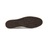 Vista traseira do Converse Converse Chuck 70 Low x Comme des Garçons PLAY mostrando calcanheira e detalhes do solado