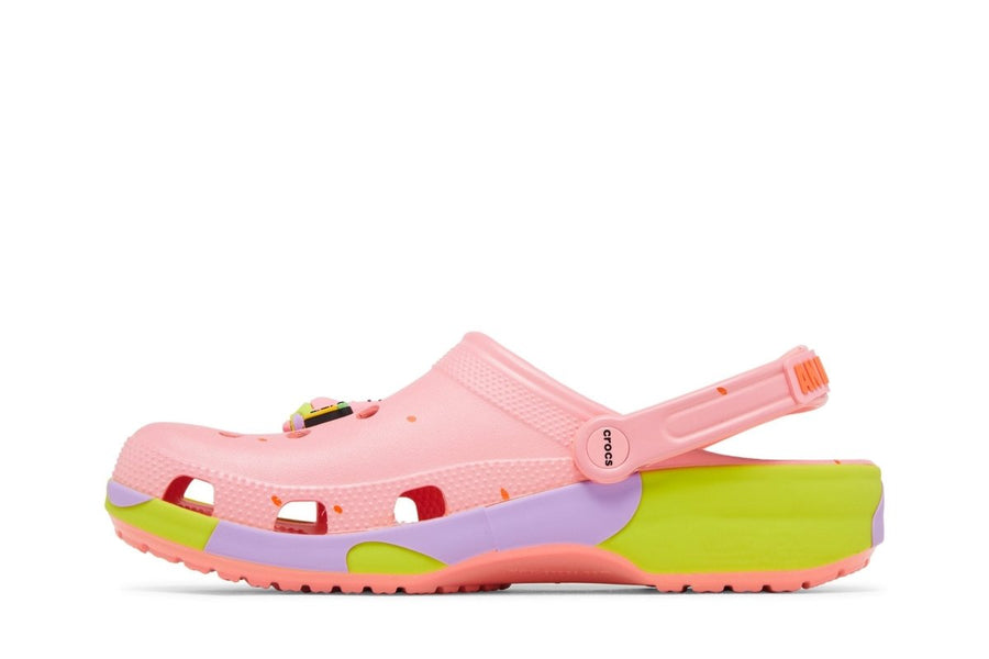 Vista lateral do Crocs Crocs Classic Clog Spongebob Squarepants Patrick Star mostrando design do cabedal e logo da marca