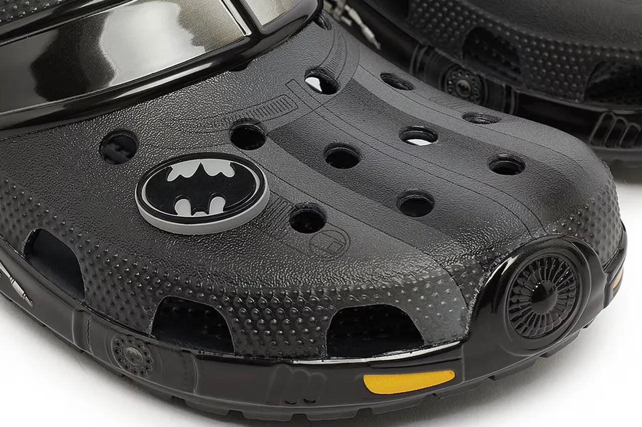 Tênis Crocs Classic Clog x Batman Batmobile Preto - Crocs - 210219001