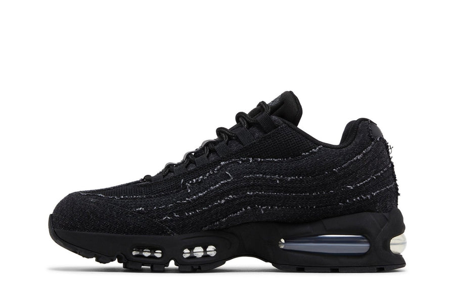 Vista lateral do Nike Levi's x Nike Air Max 95 OG Black Anthracite Denim mostrando design do cabedal e logo da marca