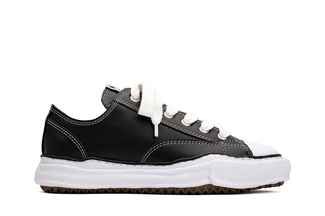 Tênis Maison Mihara Yasuhiro "PETERSON"OG Sole Leather Low - top Black Preto/Branco - Maison Mihara - A06FW736 - 1