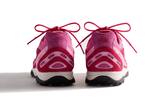 Vista frontal do New Balance New Balance 204L Kith Pink mostrando biqueira e costuras