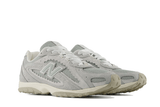 Vista traseira do New Balance New Balance 204L Lone Star Grey mostrando calcanheira e detalhes do solado