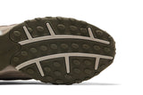 Vista superior do New Balance New Balance 204L Mushroom Arid Stone mostrando abertura, lingueta e cadarços
