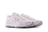 Vista traseira do New Balance New Balance 204L Natural mostrando calcanheira e detalhes do solado
