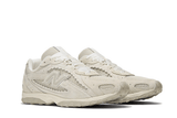 Vista traseira do New Balance New Balance 204L Sea Salt Linen mostrando calcanheira e detalhes do solado