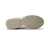 Vista superior do New Balance New Balance 204L Sea Salt Linen mostrando abertura, lingueta e cadarços