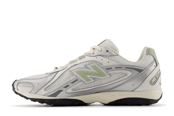 Tênis New Balance 204L Silver Metallic Sage Green Prateado