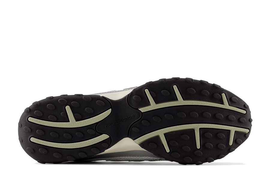 Tênis New Balance 204L Silver Metallic Sage Green Prateado por R