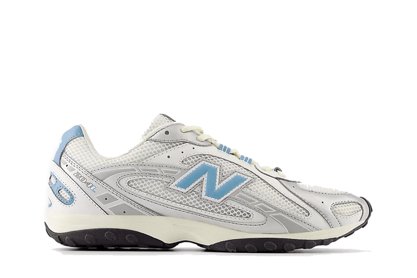 New Balance New Balance 204L Silver Metallic Sky Prateado tênis em silver original na LK Sneakers