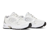 Vista frontal do New Balance New Balance 530 Silver White mostrando biqueira e costuras