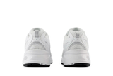 Vista superior do New Balance New Balance 530 White Pearl Grey mostrando abertura, lingueta e cadarços