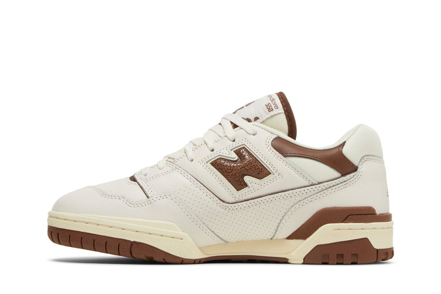 Vista lateral do New Balance New Balance 550 x Aimé Leon Dore Brown mostrando design do cabedal e logo da marca