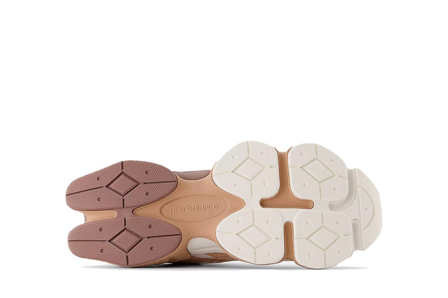 Vista frontal do New Balance New Balance 9060 Earth Shadow Flat Taupe mostrando biqueira e costuras