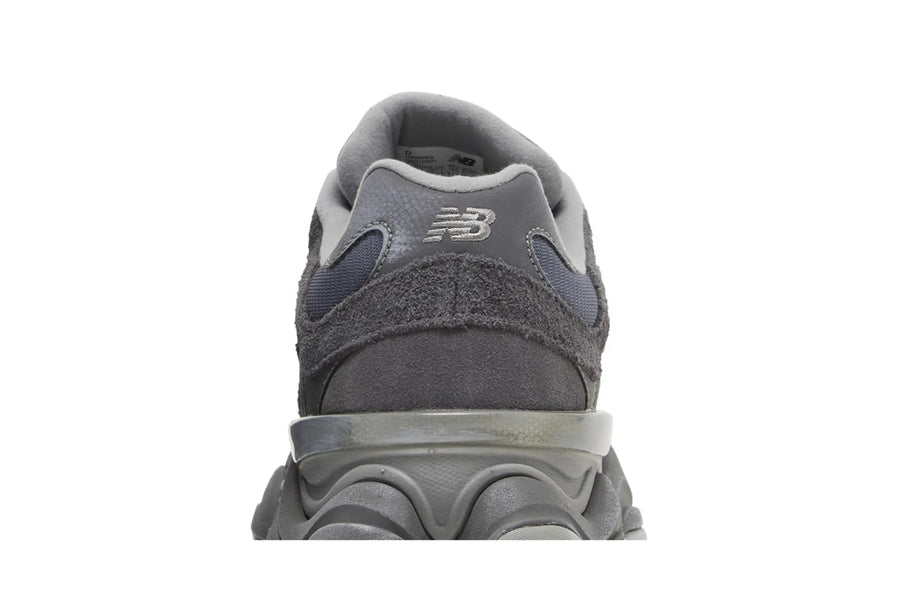 Vista em detalhe do New Balance New Balance 9060 Magnet mostrando textura do material e acabamento