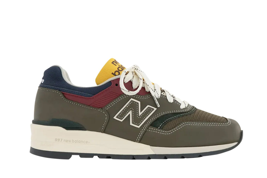 Tênis New Balance 997 Made in USA x Aimé Leon Dore Dark Moss Angora Marrom - New Balance - U997AIM